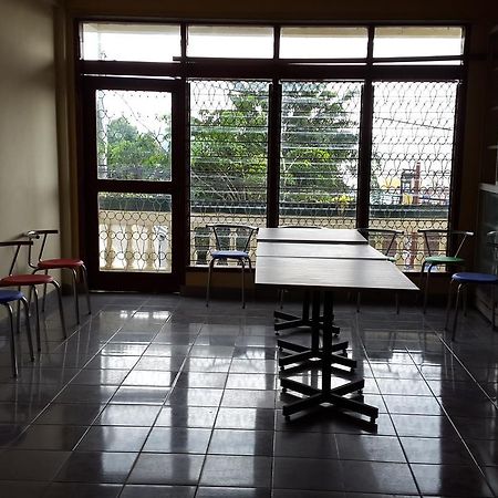 Kampung Bule Hostel Labuan Bajo Dış mekan fotoğraf