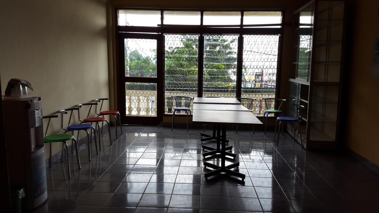 Kampung Bule Hostel Labuan Bajo Dış mekan fotoğraf